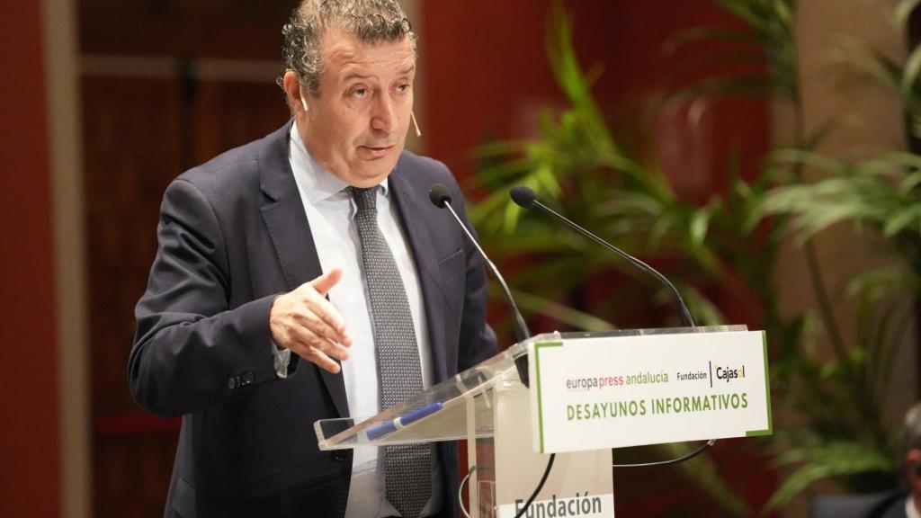 Javier Férnández, durante su intervención este martes en la sede de Cajasol.