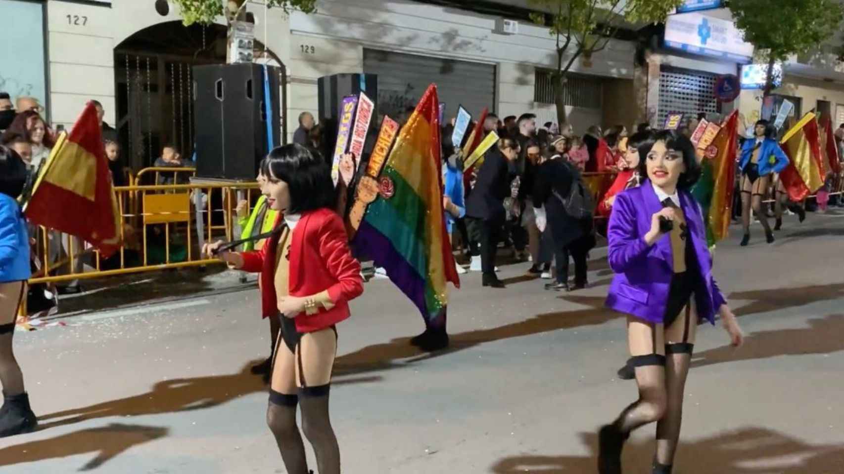 El desfile infantil en el carnaval de Torrevieja que ha incendiado las redes: Es para pedófilos