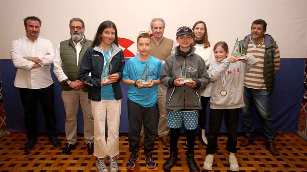 Campeones de Galicia Sub-16 y Su-13 de Optimist.