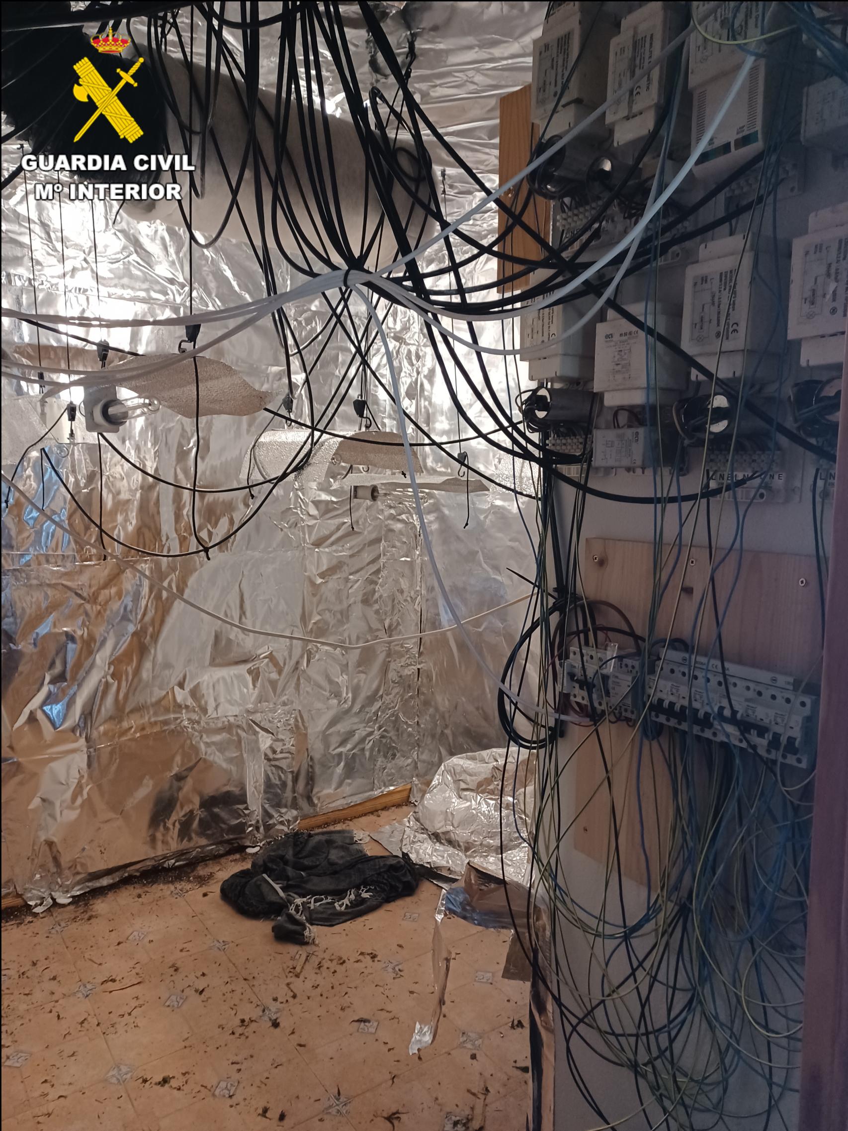 Cableado de la vivienda de los arrestados en la provincia de Segovia