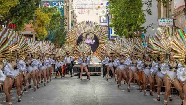 Uno de los desfiles del Carnaval de Torrevieja de 2024.
