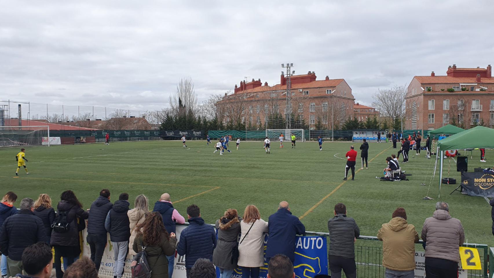 Campo de fútbol en La Cistérniga