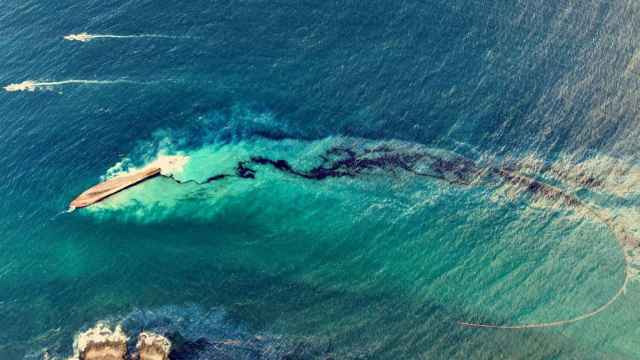 Vista aérea de un derrame de petróleo en la isla de Tobago, en Trinidad y Tobago.