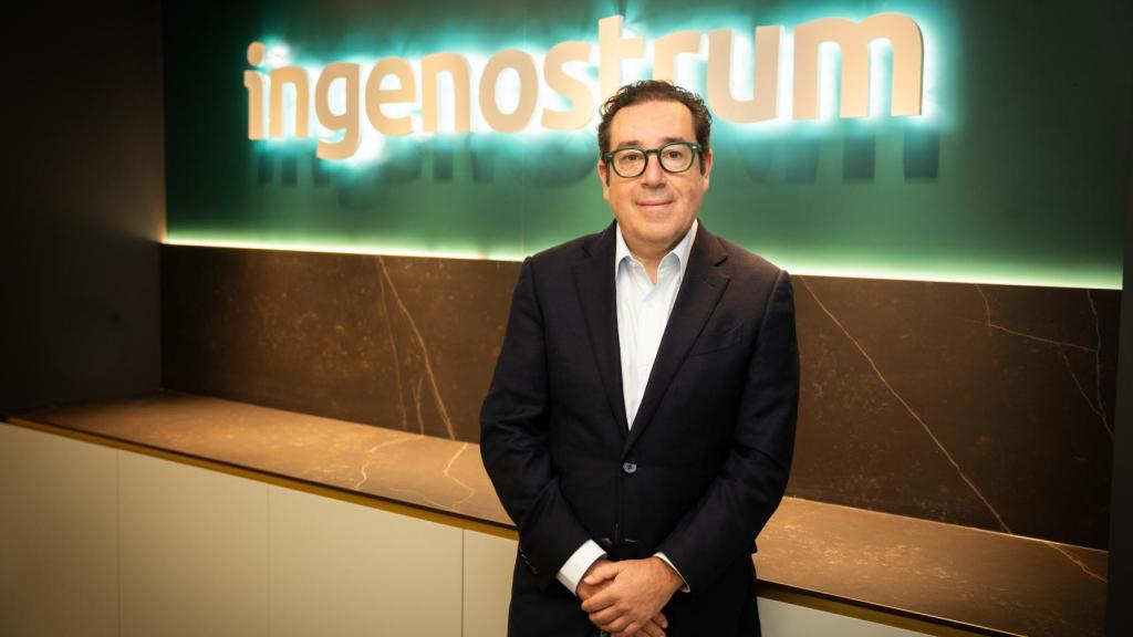 Retrato de Santiago Rodríguez en las oficinas de Ingenostrum de Madrid.
