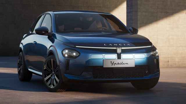 El nuevo Lancia Ypsilon se pondrá a la venta en España a mediados de 2024.
