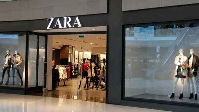 Puerta de entrada de Zara.