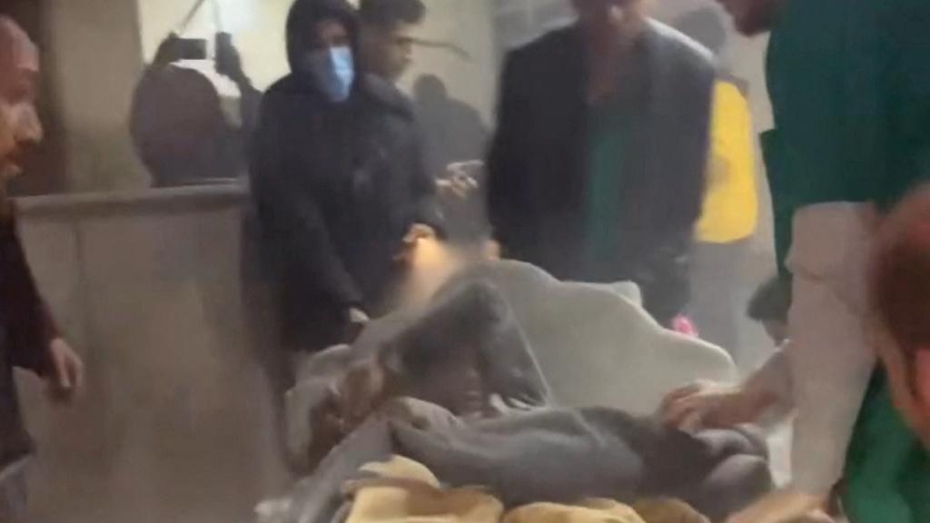 Momento en el que Israel ataca el Hospital Nasser, al sur de la Franja de Gaza.