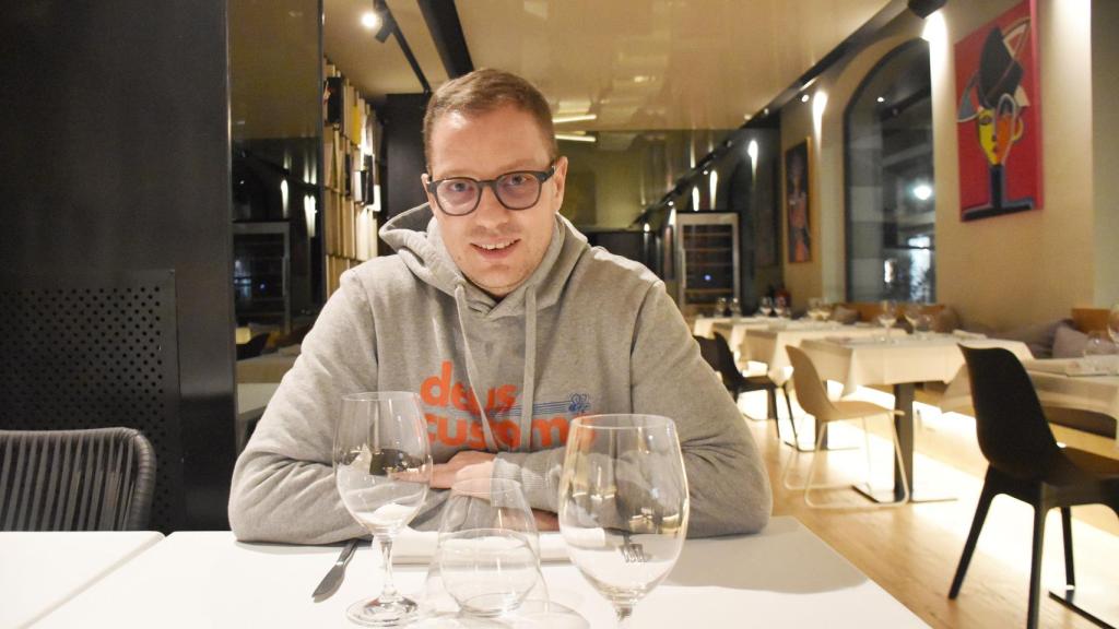 Teo en su restaurante