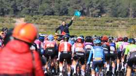 La carrera ciclista sale de Alicante este sábado, en la imagen una etapa anterior.