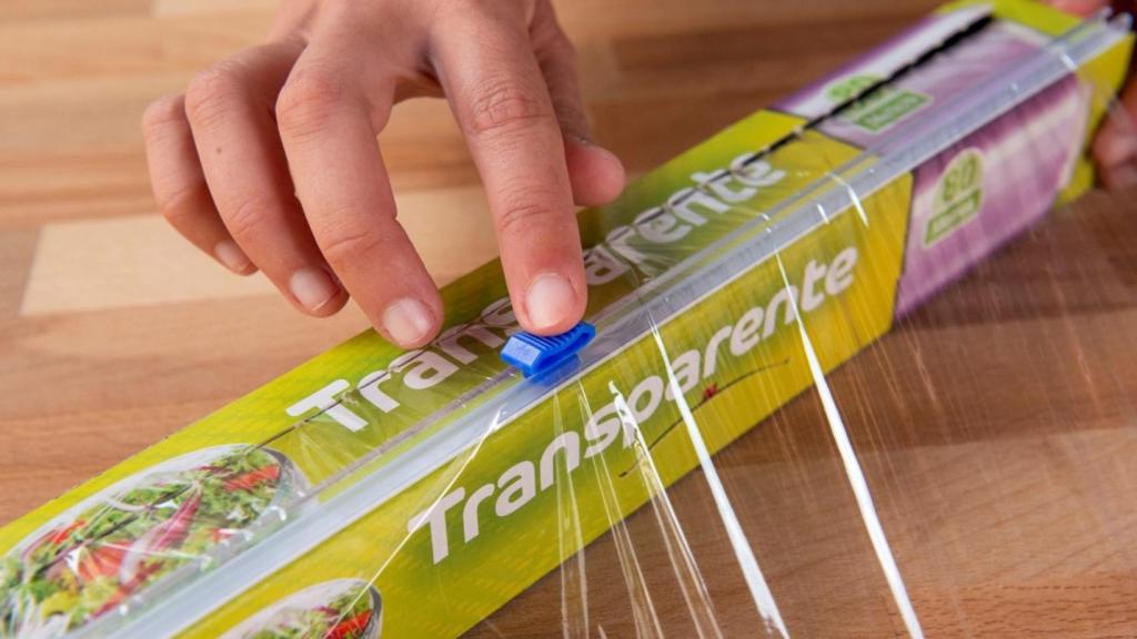 Nuevo sistema de corte con guillotina del film transparente de Mercadona.