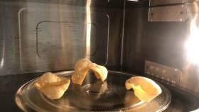Cómo cocinar cortezas de trigo en el microondas