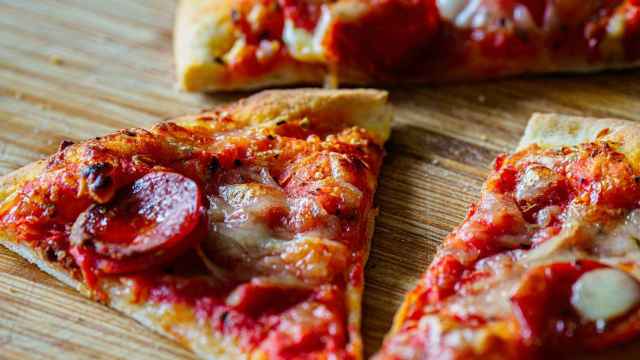 El mejor truco para recalentar pizza y que quede deliciosa