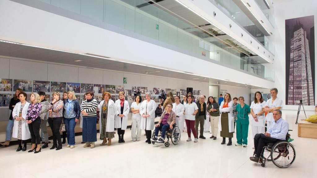 La exposición 'El mundo fluye. Dos miradas sobre una misma realidad' ha sido inaugurada en el Hospital Nacional de Parapléjicos.