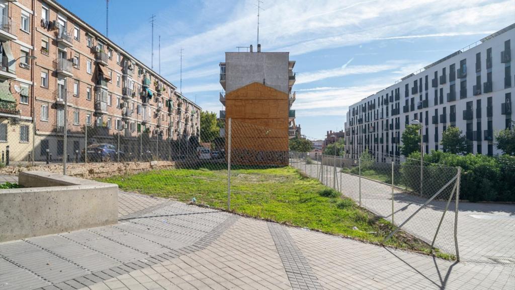 Dos bloques de viviendas en Colina de Los Olivos (Madrid).