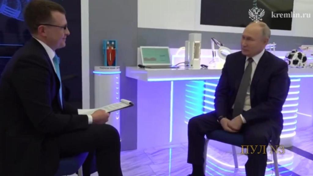 Pavel Zarubin entrevista al presidente de Rusia, Vladímir Putin.