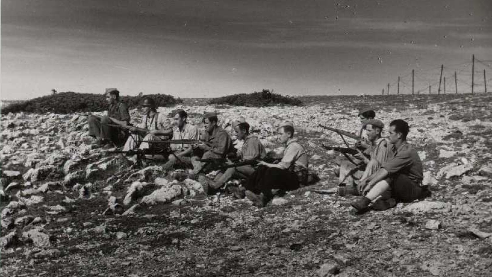 Tropas franquistas desplegadas en el frente de Valencia en octubre de 1938.