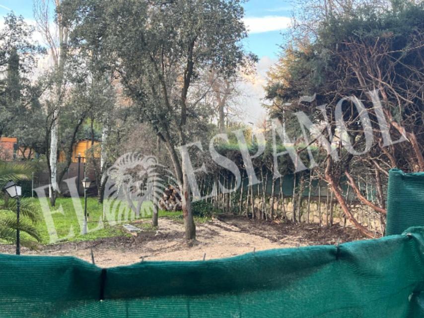 Otra imagen de cómo está en la actualidad la zona del jardín y donde antes estaba la caseta.