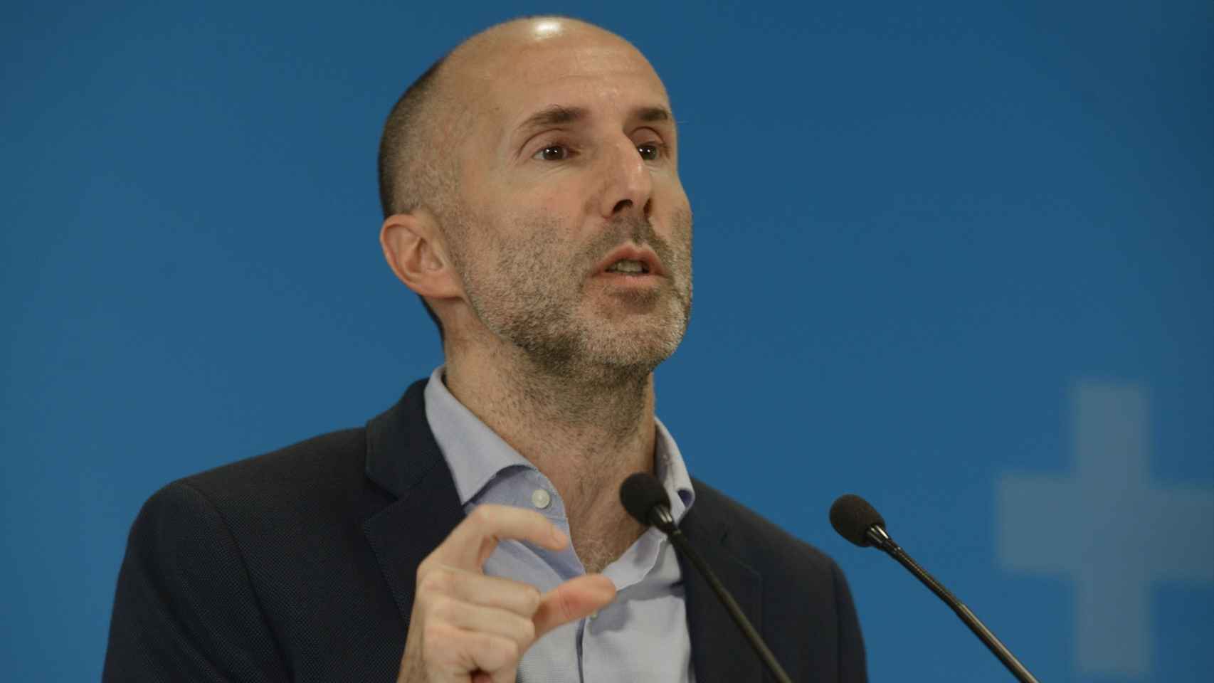 El alcalde de Orense, Gonzalo Pérez Jácome, ofrece una rueda de prensa tras reunirse con el presidente de la Xunta de Galicia, en la Delegación de la Xunta.