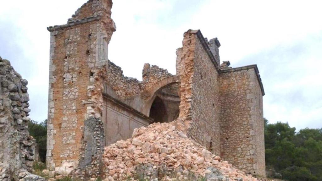 Ermita de la Virgen de los Llanos de Hontoba (Guadalajara).