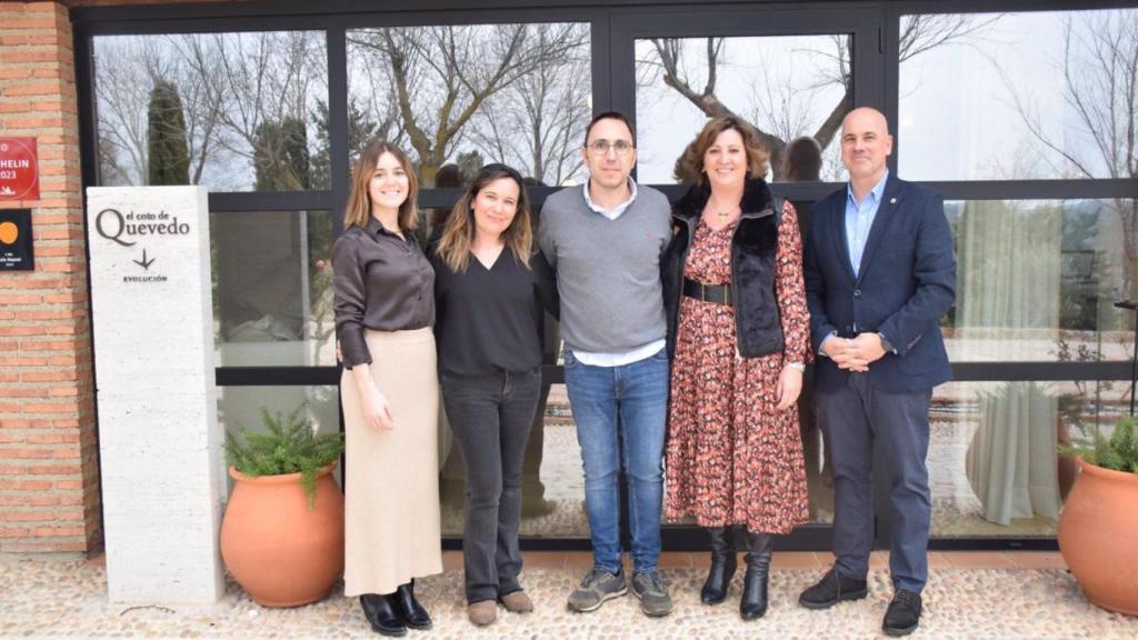 Reunión del Gobierno regional con el chef de 'El Coto de Quevedo'.