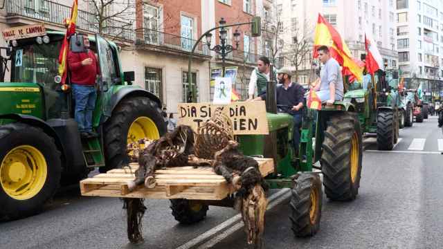 Tractores en una manifestación durante la undécima jornada de protestas de los tractores en las carreteras españolas, en Santander.