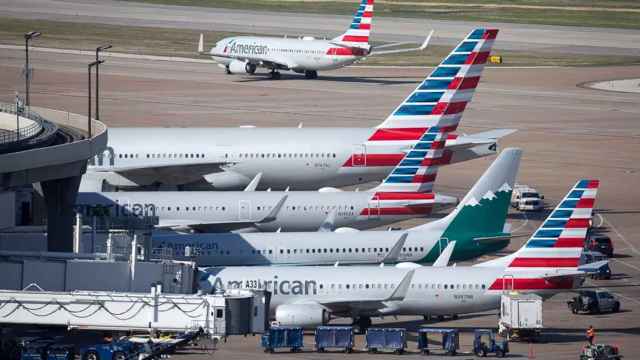 Varios aviones en la Terminal A del Aeropuerto de Dallas.