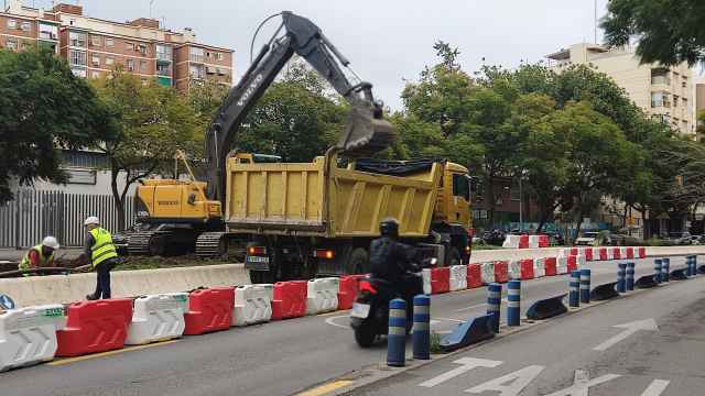 Trabajos de construcción del Metro de Málaga en la calle Hilera.