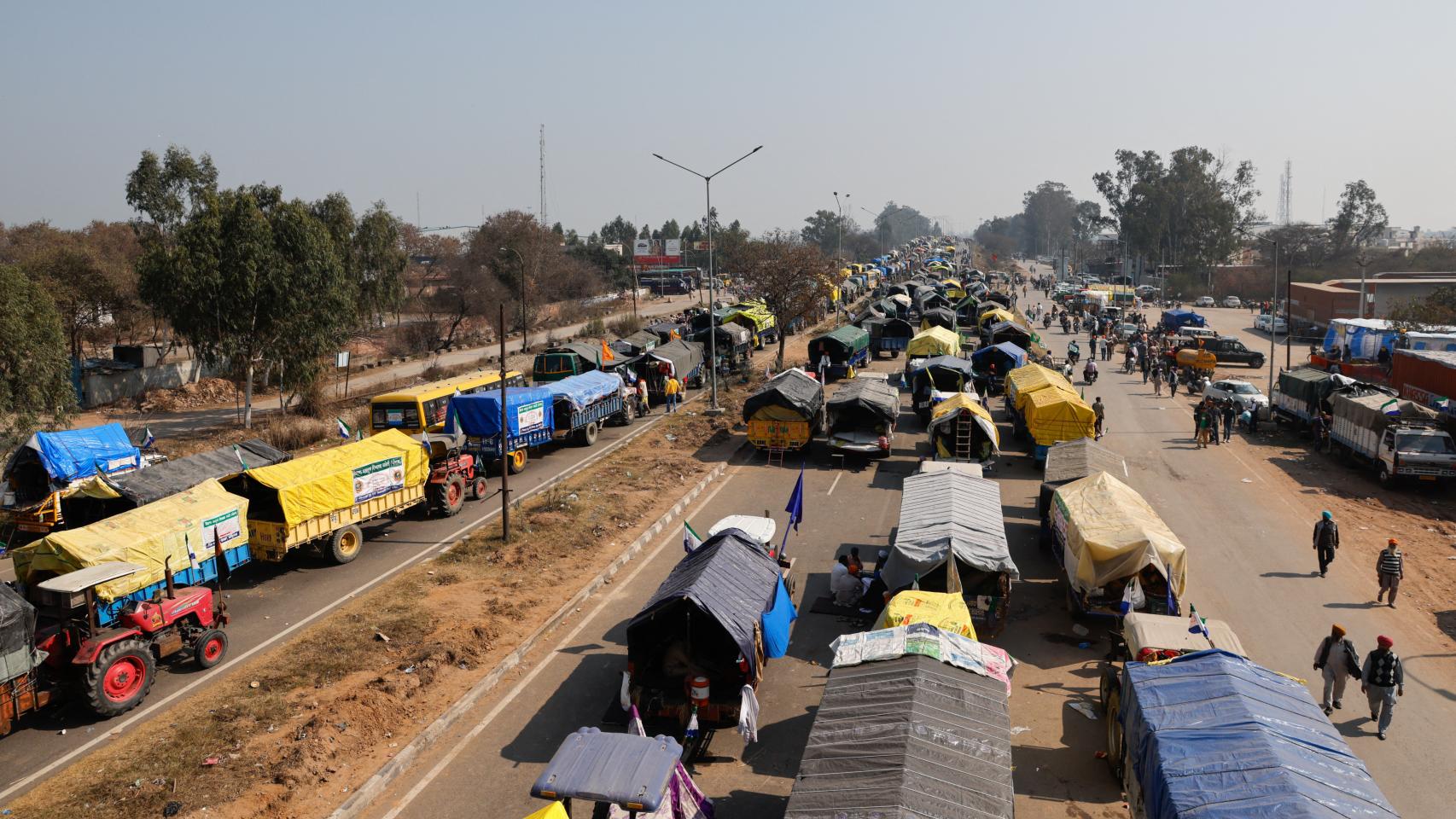 Los agricultores indios marchan hacia Nueva Delhi como parte de su protesta