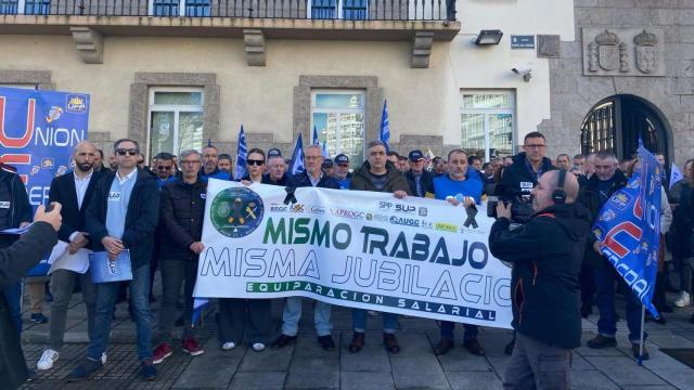 Concentración de policías nacionales y guardias civiles en A Coruña