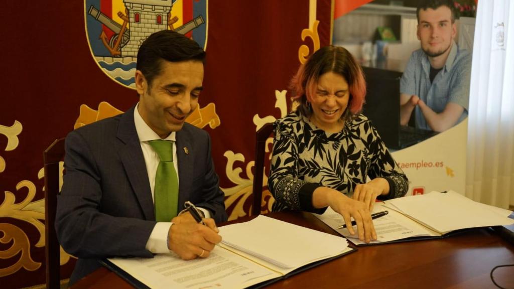 Rey Varela y Virginia Carcedo firmaron el convenio
