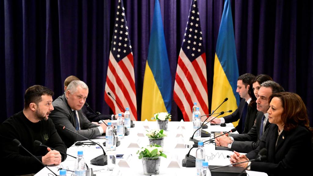 Zelesnki, en un encuentro bilateral con la vicepresidenta estadounidense Kamala Harris, este sábado