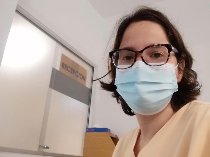 María del Mar Sebio como auxiliar de enfermería.