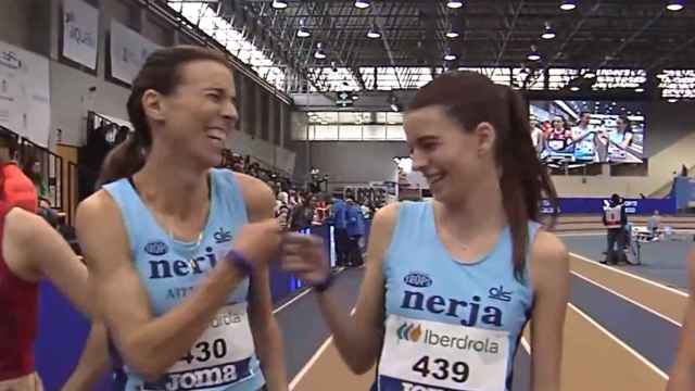 Alejandra Gálvez y su hija Daniela en la prueba de 1.500 del Campeonato de España