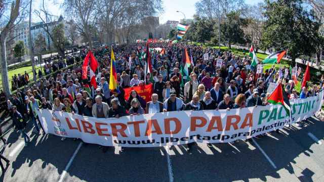 La cabecera de la manifestación que ha recorrido las calles de Madrid en contra de la intervención de Israel en Gaza.