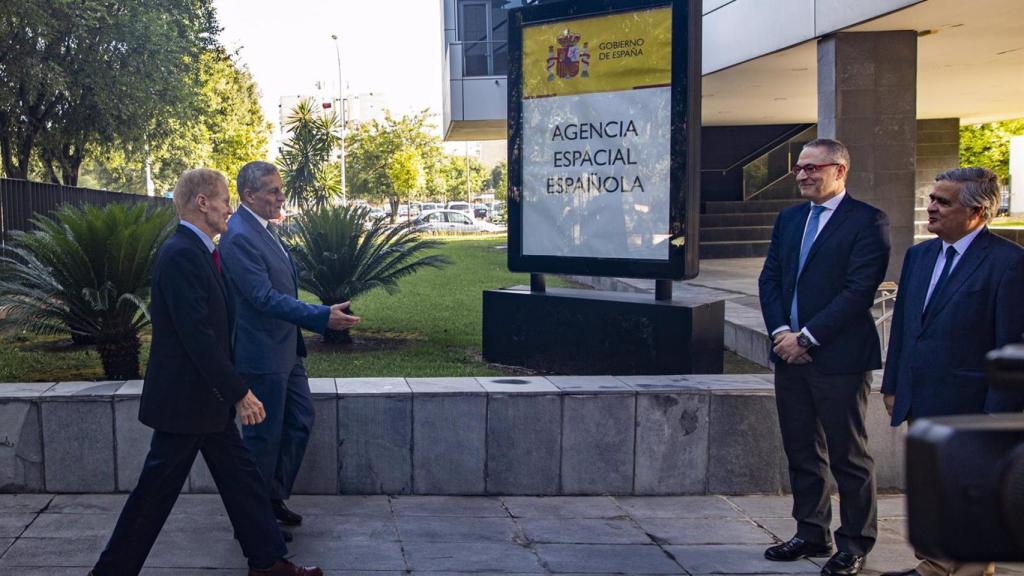 Imagen de archivo de la visita de Bill Nelson, administrador de la NASA, a la Agencia Espacial Española.