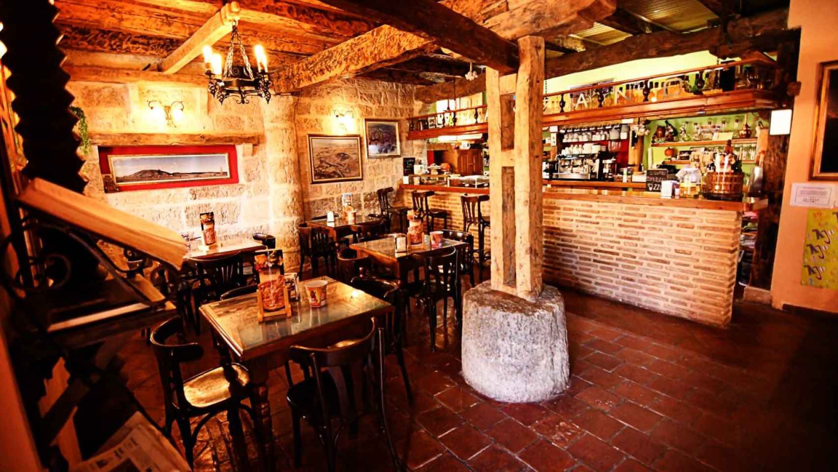 Interior del Bar-Hostal El Manzano