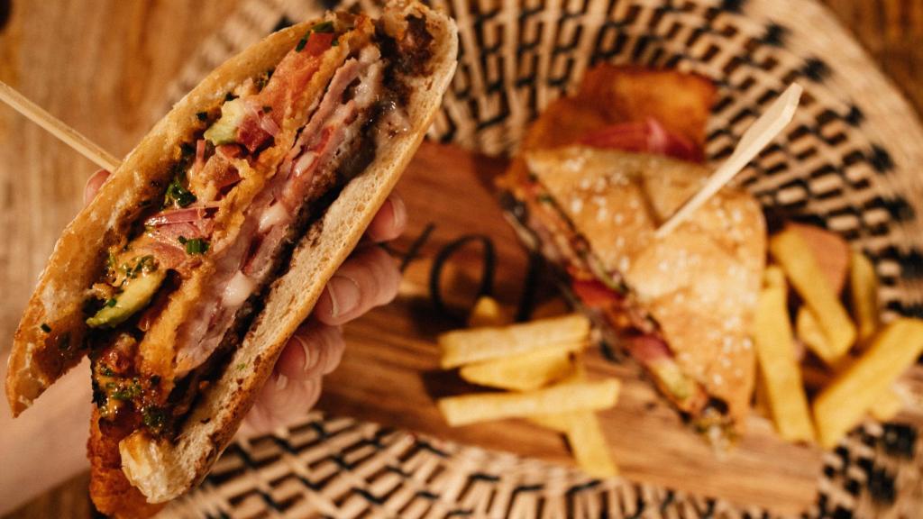 Bocadillo de cachopo.