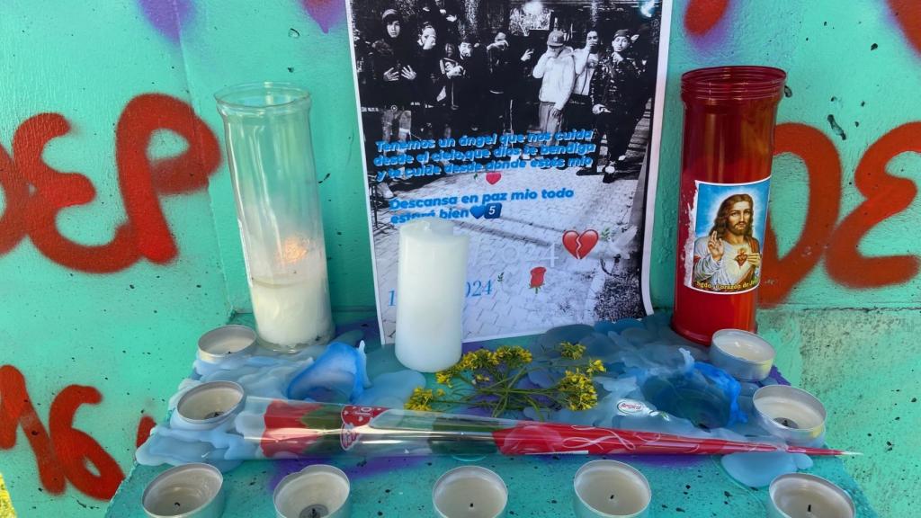 El homenaje a Ryan en un puente en El Casar, Getafe.