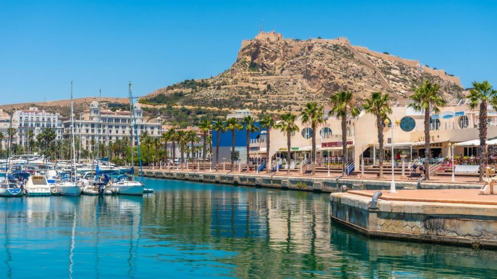 El puerto de Alicante, en una imagen de archivo.