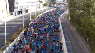 Más de 3.000 corredores toman las calles de Alicante en la 28º Media Maratón