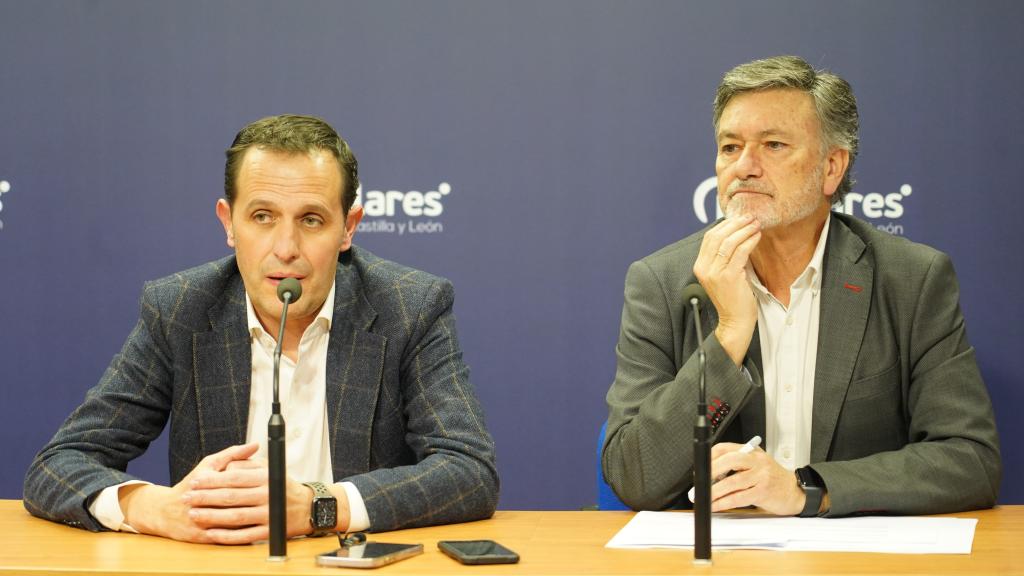 El secretario del PP de Castilla y León, Francisco Vázquez, mantiene una jornada de trabajo con el Comité de Dirección del PP de Valladolid, presidido por Conrado Íscar, este lunes.