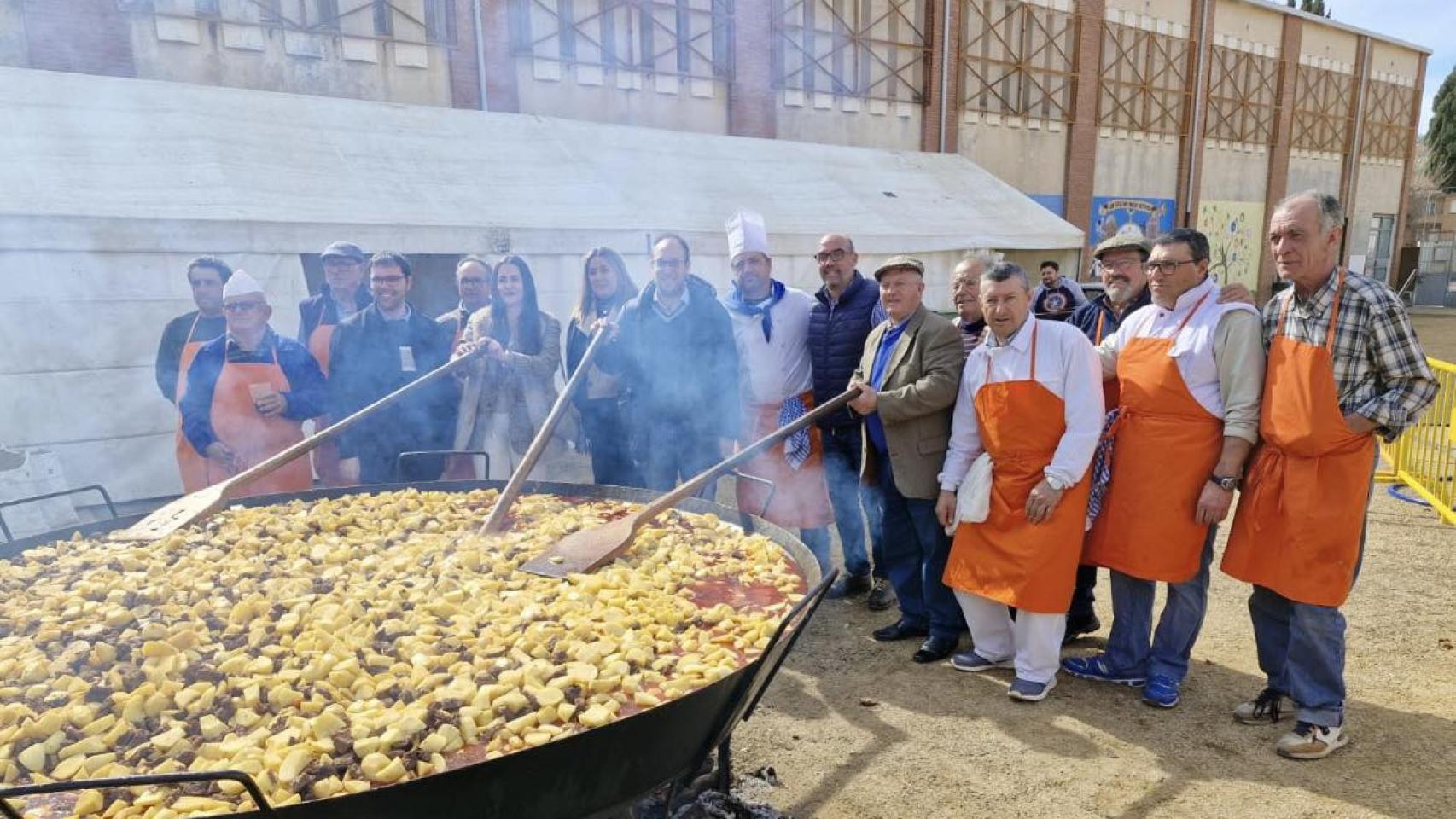 Ciudad Rodrigo celebra el domingo de piñata con un guiso de casi una tonelada