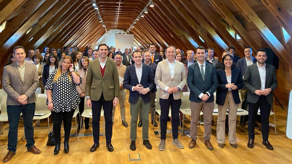 El presidente de la Diputación de Valladolid, Conrado Íscar, en una jornada con los alcaldes y secretarios municipales
