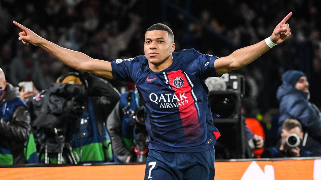 Mbappé celebra un gol con el PSG