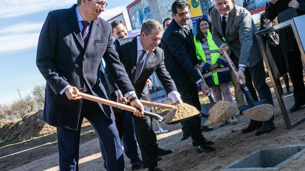 Primera piedra de la conexión peatonal de Ciudad Real y Miguelturra.