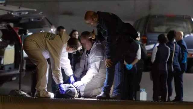 El cadáver del desertor ruso, analizado por el Servicio de Criminalística de la Guardia Civil de Alicante la semana pasada.