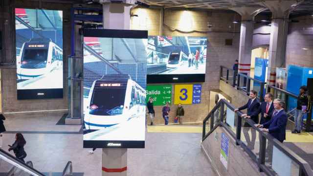 Presentación este lunes de las nuevas pantallas publicitarias instaladas en la estación de Metro de Sol.