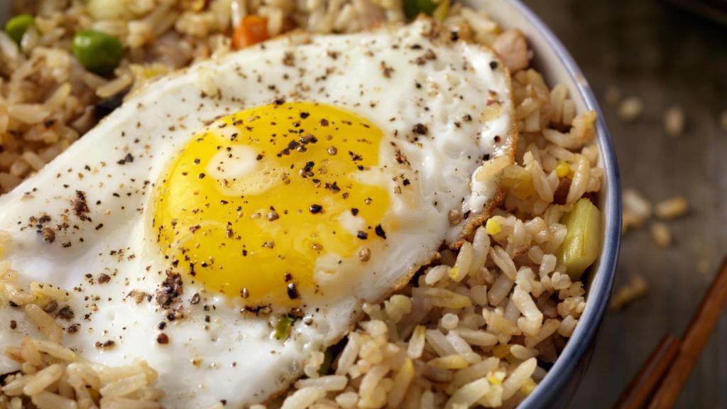 El huevo es el alimento que deberías añadir a tus cenas.