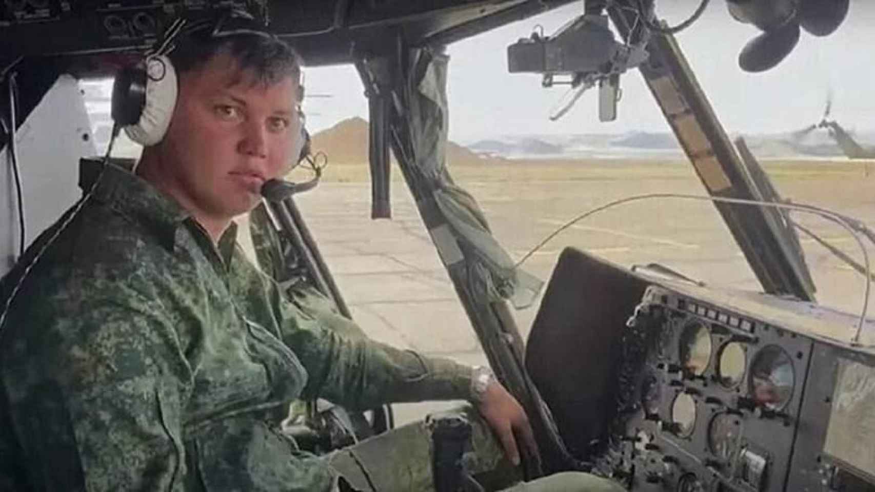 Maxim Kuzminov a los mandos de un helicóptero.