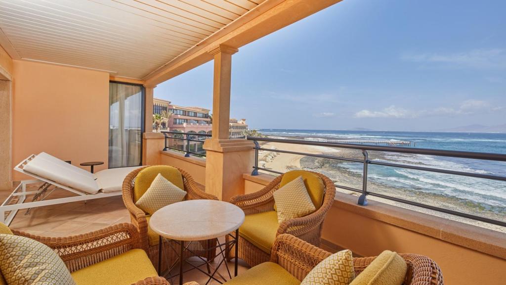 Suite de las Estrellas del Secrets Bahía Real.